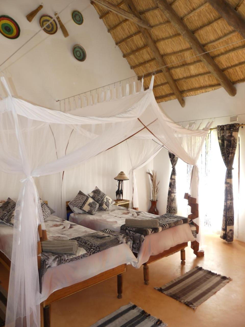 Wild Dogs Lodge Lusaka Esterno foto